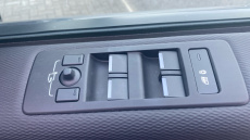 Land Rover Discovery 3.0 D300 Dynamic SE 5dr Auto Diesel Station Wagon